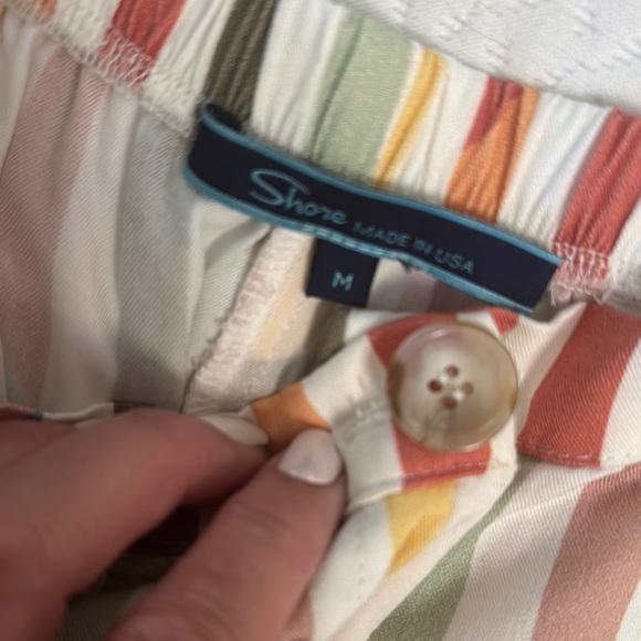 Shore Brand Classy Shorts Size M - Picture 3 of 5